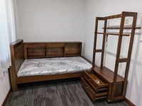 Lit simple moderne en bois massif pour enfants avec bibliothèque intégrée et plateforme de rangement, écologique, idéal pour les petites chambres