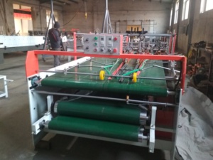 Máquina encoladora de carpetas inferiores automática para cajas de cartón corrugado Venta directa de fábrica Caja de madera de rodamiento PLC accionada eléctrica - Product Image 3