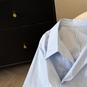 Chemises élégantes pour femmes de style britannique RNSHANGER, <span class=keywords><strong>bleu</strong></span> et blanc, printemps, irrégulières, amples, polyvalentes, haut de chemise, vêtements de travail tendance - Product Image 2