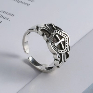 Bague rétro gothique punk en forme de croix dorée pour homme, bijoux rétro unisexe faits à la main couleur argent ajustable pour homme, cadeau tendance - Product Image 3
