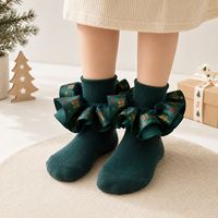 Chaussettes de cheville festives en coton doux à volants en satin imprimé sapin de Noël pour bébés et petites filles, idéales pour les fêtes de Noël et les séances photo, cadeau