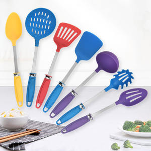 Venta al por mayor <span class=keywords><strong>cocina</strong></span> televisión utensilios <span class=keywords><strong>de</strong></span> nailon herramientas Skimmer cucharón tornero cuchara espátula conjunto - Product Image 1