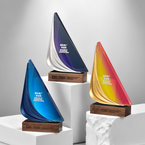 Trophée de voile en cristal personnalisé |   Conception de voilier gravée au laser |   Récompense d'excellence pour la réunion annuelle de l'entreprise - Product Image 4