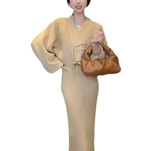 ชุดเดรสคอวีทรงเข้ารูปหรูหราของผู้หญิงแขนโคมไฟสีทึบถักสวยชุดสินค้าคงคลังถักเข้ารูปหรูหราสำหรับผู้หญิง - Product Image 3