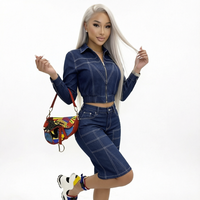 Ensemble 2 pièces en jean pour femme : veste courte zippée à surpiqûres contrastées et short capri taille haute longueur genou – Tenue streetwear