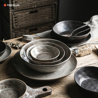 Salle à manger vintage réactive émaillée mate brillante pierre fruits dessert luxe en céramique gris japonais assiettes plates ensembles pour restaurant