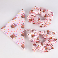 Bandanas pour chiens personnalisées en polyester doux, accessoires pour animaux de compagnie, idéales pour anniversaires et Noël, vente en gros