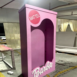 Vetrina Espositiva in Acrilico a Grandezza Naturale per Bambole <span class=keywords><strong>Rosa</strong></span>, Box Fotografico a Grandezza Umana, Espositore Personalizzabile per Eventi, Decorazione con Forma e Colore Personalizzati - Product Image 5