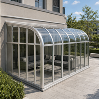 Véranda en verre pour terrasse sur toit, avec structure en alliage d'aluminium extrudé, toit à pignon courbé, panneaux coulissants, pour balcon ou terrasse.