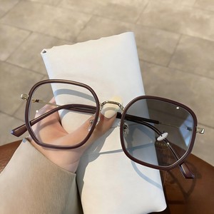 Lunettes de vue photochromiques élégantes à monture large et ovale pour femmes, verres personnalisables, outil de beauté sans maquillage - Product Image 6