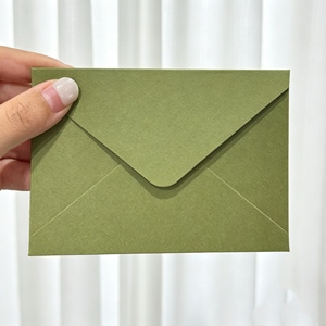 Enveloppes à rabat pointu vert herbe sur mesure, enveloppes populaires de couleur vert sauge pour invitations et cartes de mariage - Product Image 4
