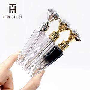 Envases Vacíos para Brillo Labial con Aplicador, Marca Privada Crown, con Diseño de Diamante, Nuevos - Product Image 6