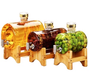 Klassisches Design 2,5L/5L/7,5L Hochborosilikat-Weinspender Transparent Zapfhahn aus Holzfass Großhandel Getränke - Product Image 1