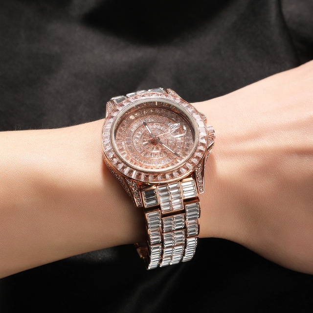 New Fashion Classic Quartz Watch with Alloy Case, Band, and Diamond Accents - Unisex Casual Water-Resistant Watch