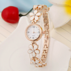 Reloj de cuarzo elegante para mujer con detalles de diamantes de imitación, bonito diseño de flor de ciruelo, venta al por mayor N2603043 - Product Image 5
