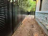 Système de clôture à persiennes horizontales durable, lames en alliage d'aluminium haute résistance, intimité garantie, sans entretien, revêtement anti-rouille