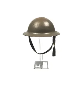 Yageli производит прозрачную акриловую подставку для шлема шляпы для множества различных видов головных принадлежностей