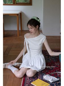Vestido <span class=keywords><strong>de</strong></span> Verano Estilo Francés con Hombro Inclinado y Tirantes <span class=keywords><strong>de</strong></span> Encaje - Falda Corta Tipo A Juvenil y Estilizadora - Product Image 4
