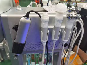 Appareil d'hydrodermabrasion 9 en 1, 2000 Hz Ems, vibration ultrasonique 1,1 MHz pour les soins de la peau - Product Image 3