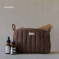 Großhandel: Personalisierte minimalistische Kosmetiktasche aus Musselin-Baumwolle mit doppelter Gaze, vertikal gesteppt, mit Reißverschluss, für Reisen und Aufbewahrung