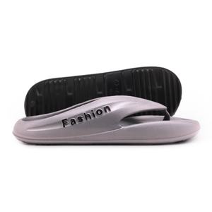 Chanclas de EVA suaves con suela gruesa, sandalias antideslizantes tipo nube, pantuflas de playa de verano, con logo personalizado, para mujer y hombre, para baño. - Product Image 2