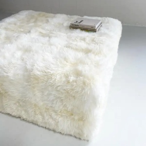 Puf de Piel de Oveja Hecho a Mano de Alta Gama a Precio de Fábrica, Otomana Grande Modular de Estilo Contemporáneo y Rústico Forsyth, Ecológico para el Hogar - Product Image 5