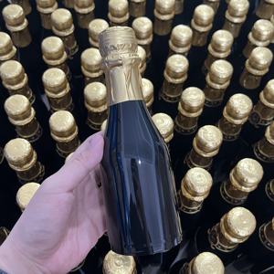 Botol berbentuk sampanye kemasan permen plastik hitam unik untuk perayaan hadiah Jelly coklat makanan karet kunyah - Product Image 1