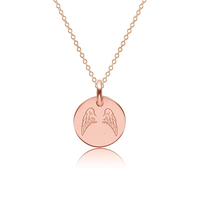 Venta al por mayor de collar de acero inoxidable joyería 18K chapado en oro colgante collar personalizado moneda grabada collar de ala de Ángel para las mujeres