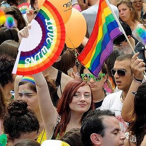 Abanico Plegable de Estilo Chino 2025, Regalo Artesanal, Abanico de Plástico con Polvo Dorado, Abanico de Mano para Baile, Bodas y Fiestas - Product Image 3