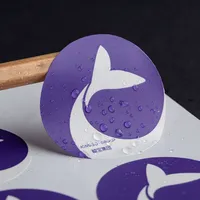 Autocollants personnalisés brillants et imperméables à prix d'usine pour l'emballage de boîtes à pâtisserie et scellages de conteneurs de desserts