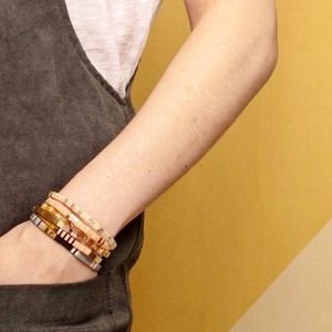 กำไลข้อมือลูกปัดมิยูกิแบบยืดได้ สไตล์โบฮีเมียนย้อนยุค ลายชนเผ่า สีสันสดใส กันน้ำ แฟชั่นเครื่องประดับสำหรับผู้หญิง รุ่นใหม่ประจำปี 2025 - Product Image 3