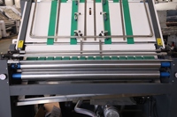 Machine à laminage de carton ondulé électrique automatique à 3 plis à haute efficacité pour la fabrication de carton