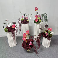 Groothandel 60cm rode kunstbloemenbollen Real Touch Dahlia Calla Lily bruiloft podium tafeldecoraties decoratieve bloempanelen
