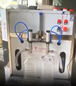 Machine de remplissage verticale offrant une précision de remplissage inégalée, offre un remplissage stable <span class=keywords><strong>et</strong></span> un piston pour <span class=keywords><strong>le</strong></span> remplissage d'huile, de <span class=keywords><strong>miel</strong></span> <span class=keywords><strong>et</strong></span> de <span class=keywords><strong>lait</strong></span> - Product Image 3