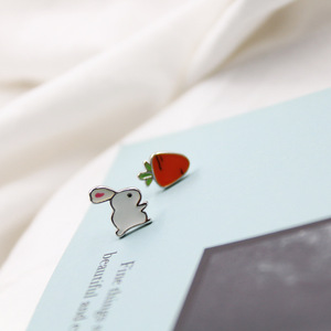 FY-ED873 ขายส่งต่างหูเงินแท้ 925 รูปกระต่ายสำหรับผู้หญิงและเด็กผู้หญิง ต่างหูแฟชั่นรูปสัตว์ - Product Image 4