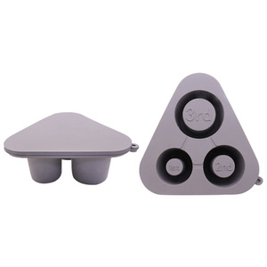 Molde de silicona triangular para hacer hielo con 3 cilindros huecos para vasos tipo tumbler - Product Image 4