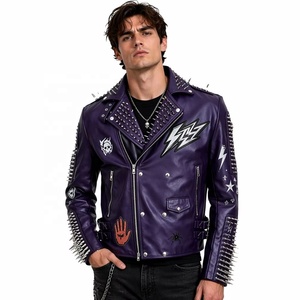 Chaqueta de Motociclista Personalizada de Piel de Oveja Encerada con Tachuelas para Hombre, Parche Bordado con Púas <span class=keywords><strong>en</strong></span> el Hombro, Estilo Gótico, de Cuero Genuino, Ropa Exterior de Moto OEM - Product Image 1