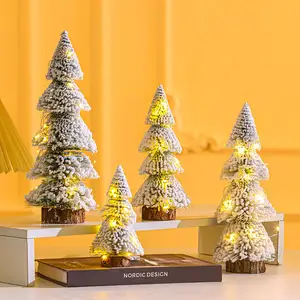 Kerstversiering Groene Tak Miniatuur Kerstboom Gekleurd Met Witte Ceder Tafel Grenen Naald Tafelblad Kerstboom