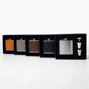 Envío Gratis en EE. UU. Set de Regalo de Botella de Acero Inoxidable con Revestimiento Exterior Gris de 6oz y Interior Negro, Personalizable con Láser, para Hombres, Papá - Product Image 2