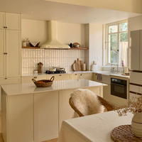 Meubles de cuisine modulaires en MDF multicouche avec finition peinture stratifiée effet marbre blanc pur, bordure étanche, style moderne français