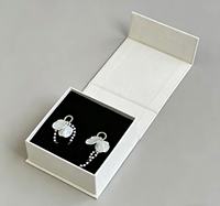 Boîtes à bijoux rigides à couvercle rabattable imprimées sur mesure, gaufrage/impression de logo personnalisé pour l'emballage de bijoux