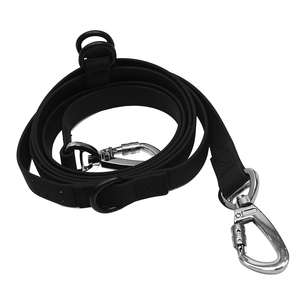 Laisse pour chien noire imperméable en PVC avec plusieurs anneaux en D et mousqueton verrouillable pour la promenade en extérieur, personnalisation disponible - Product Image 1