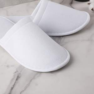 Vente en gros personnalisé sur mesure <span class=keywords><strong>pas</strong></span> <span class=keywords><strong>cher</strong></span> pour fête de mariage Spa demoiselle d'honneur mariée pantoufles d'hôtel jetables - Product Image 6