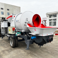 Camion malaxeur à béton volumétrique à faible coût avec pompe diesel mobile remorque de ciment pompe malaxeur à vendre
