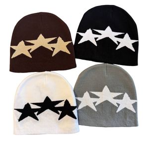 Gorro de lana tejido con estampado de estrellas, moderno, suave y elástico, estilo urbano. - Product Image 1