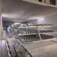 Maison conteneur préfabriquée 20ft 40ft style ferme avec salon, cuisine, chambre, prête à l'emploi, atelier extérieur et bar intégré
