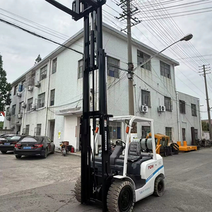 Prix réduit Chariot élévateur diesel d'occasion 3 tonnes TCM FD25T3 Haute efficacité Fabriqué au Japon Manutention de matériaux d'entrepôt à vendre - Product Image 1