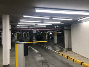 Luminaria LED Tri-Proof IP65 Resistente a la Intemperie, 50W, 5000K, Luz Diurna, Hermética al Vapor, para Interiores, Almacenes Industriales, Estacionamientos - Product Image 2