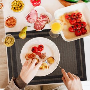 古典的なスタイル<span class=keywords><strong>PVC</strong></span>織りコースター抗菌カビ防止プレースマット滑り止め西洋食品マット断熱テーブルマット - Product Image 4