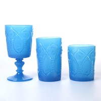 Verre à pied classique rétro en verre soufflé à la main, style européen, motif paon en relief, verrerie haut de gamme, capacité 301-400 ml